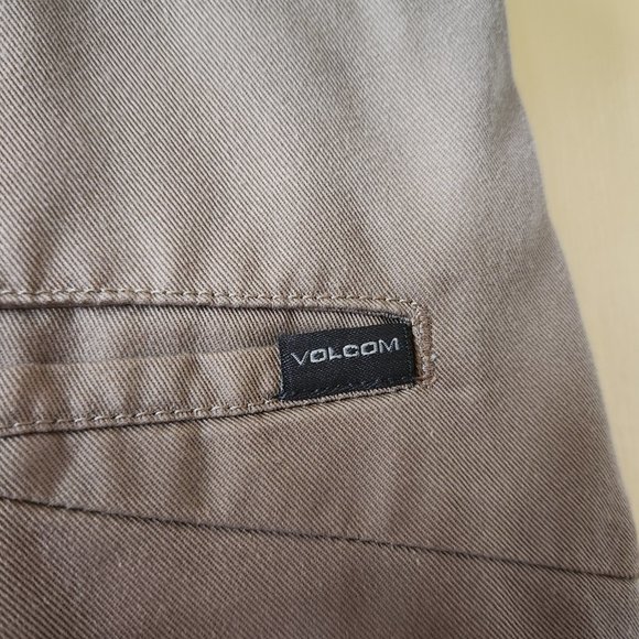 Volcom FRICKIN CHINO SHORT Men’s Khaki Shorts Size 36 waist, 10.5“ Inseam - Picture 6 of 11